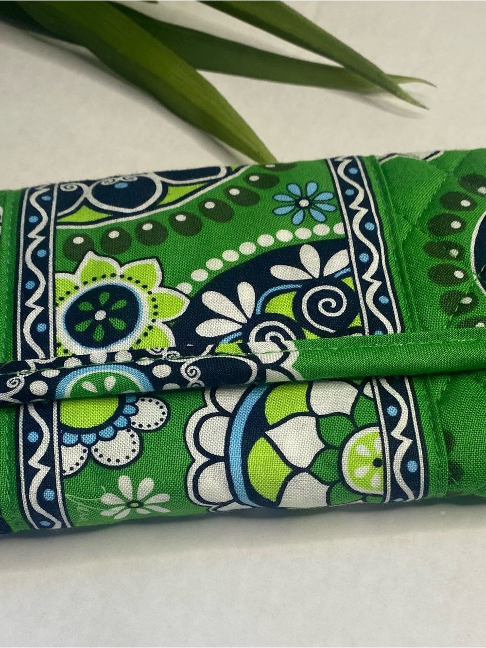Vera Bradley Jewelry Roll Cupcake Green Travel Jewelry Organizer Retired Pattern